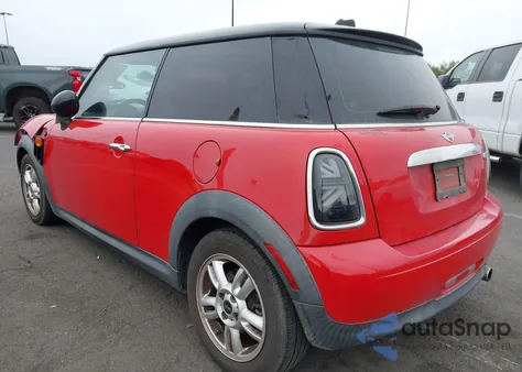 2013 Mini Hardtop Cooper z USA, uszkodzony, nr VIN WMWSU3C51DT685956